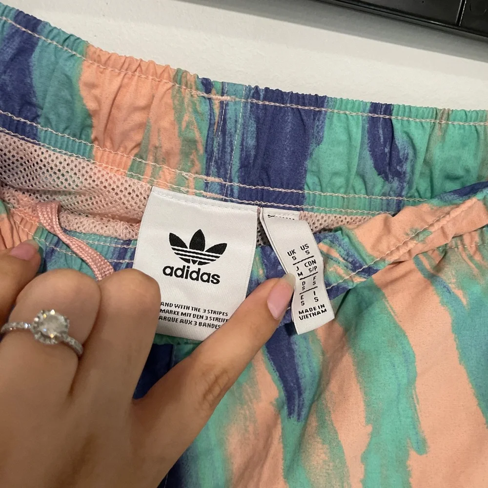 Adidas Men’s Originals R.Y.V. Allover Swim Shorts Size Small